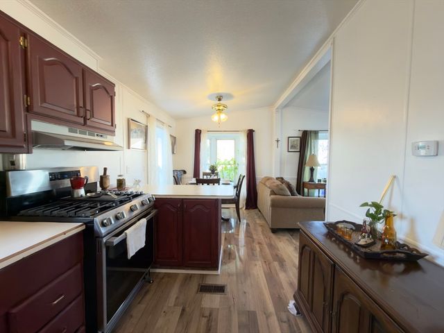 16 Mobile Home Way, Springfield, MA 01119