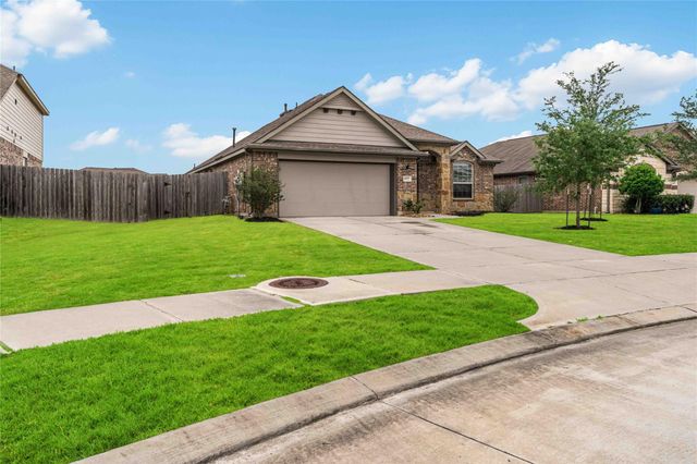 677 Summer Shores Lane, La Marque, TX 77568