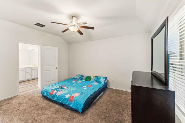 677 Summer Shores Lane, La Marque, TX 77568