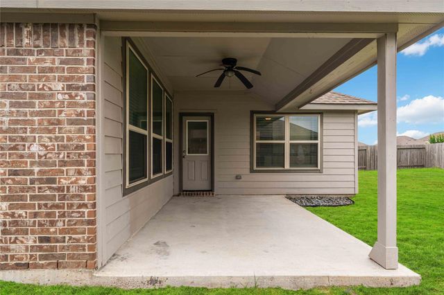677 Summer Shores Lane, La Marque, TX 77568