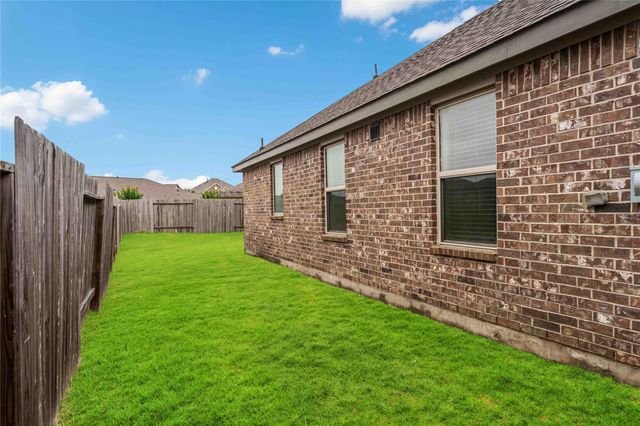 677 Summer Shores Lane, La Marque, TX 77568
