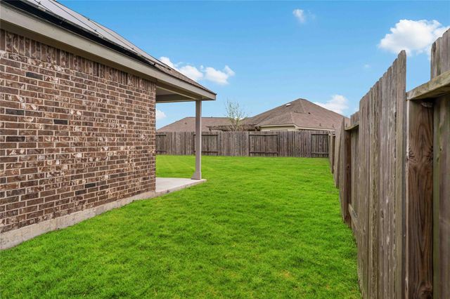 677 Summer Shores Lane, La Marque, TX 77568