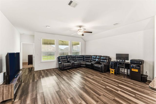 677 Summer Shores Lane, La Marque, TX 77568