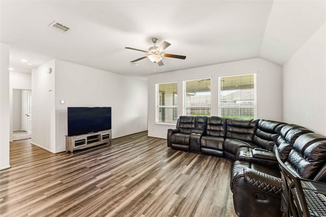 677 Summer Shores Lane, La Marque, TX 77568