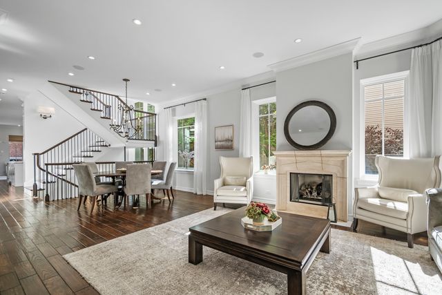 1331 W Wolfram Street, Chicago, IL 60657