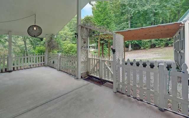 332 E Vineyard Road, Hayesville, NC 28904