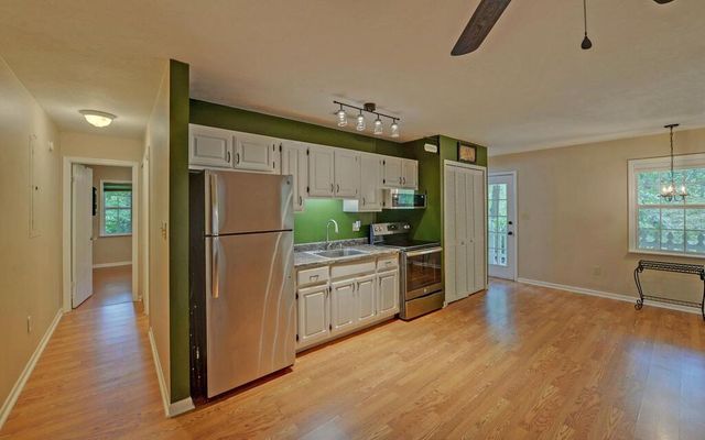 332 E Vineyard Road, Hayesville, NC 28904