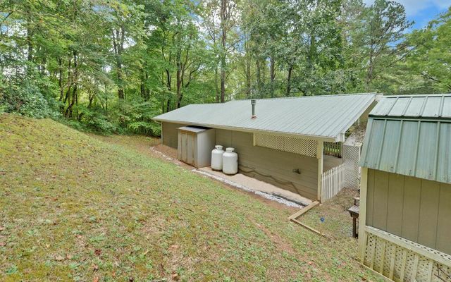 332 E Vineyard Road, Hayesville, NC 28904