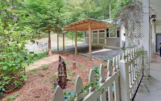 332 E Vineyard Road, Hayesville, NC 28904