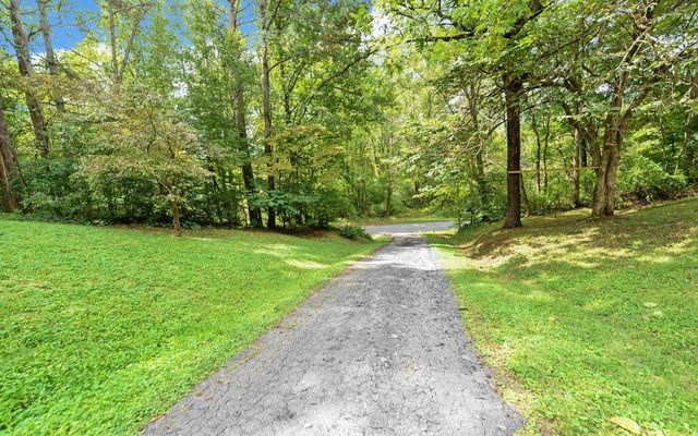 332 E Vineyard Road, Hayesville, NC 28904