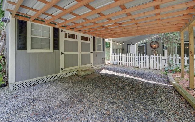 332 E Vineyard Road, Hayesville, NC 28904