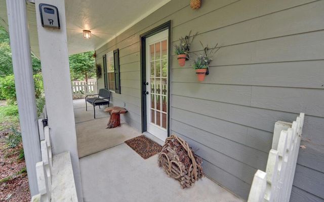 332 E Vineyard Road, Hayesville, NC 28904