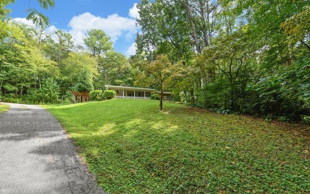 332 E Vineyard Road, Hayesville, NC 28904