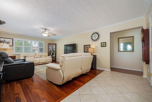 2715 Clark Drive, Grove City, OH 43123