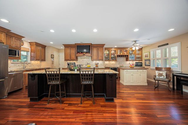 2715 Clark Drive, Grove City, OH 43123