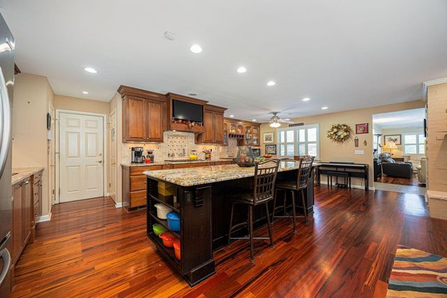 2715 Clark Drive, Grove City, OH 43123