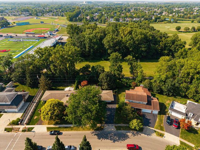 2715 Clark Drive, Grove City, OH 43123
