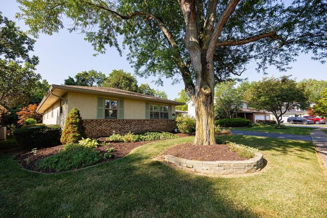 2715 Clark Drive, Grove City, OH 43123