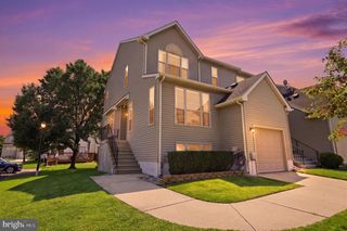 10 LARKSPUR CT, Delran, NJ 08075