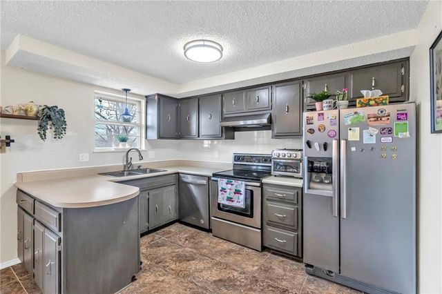 5016 N Bellaire Avenue, Kansas City, MO 64119