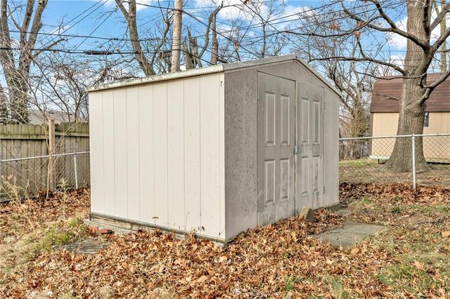 5016 N Bellaire Avenue, Kansas City, MO 64119