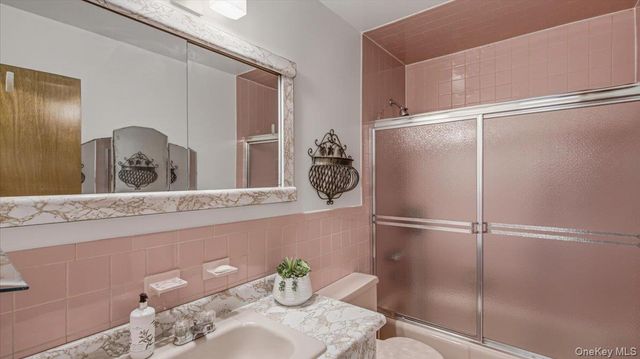 52-40 69th Place, Maspeth, NY 11378