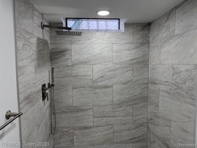 24941 Rouge River Drive, Dearborn Heights, MI 48127