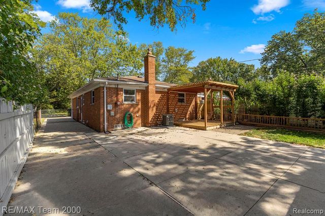 24941 Rouge River Drive, Dearborn Heights, MI 48127