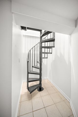 6810 S WABASH Avenue, Chicago, IL 60637