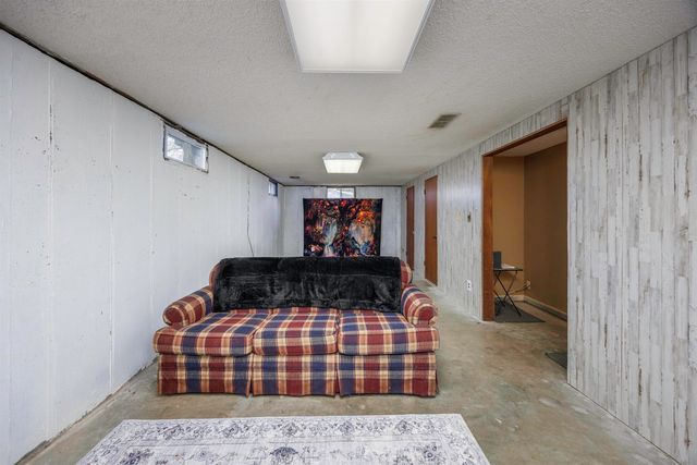 502 N Severy, Severy, KS 67137