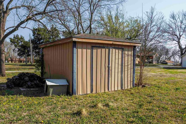 502 N Severy, Severy, KS 67137