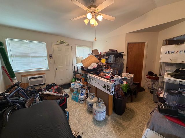 577 Mercer Rd, Marshall, TX 76572
