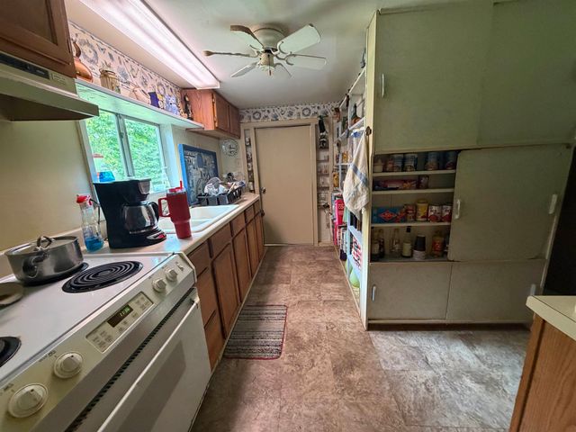 577 Mercer Rd, Marshall, TX 76572