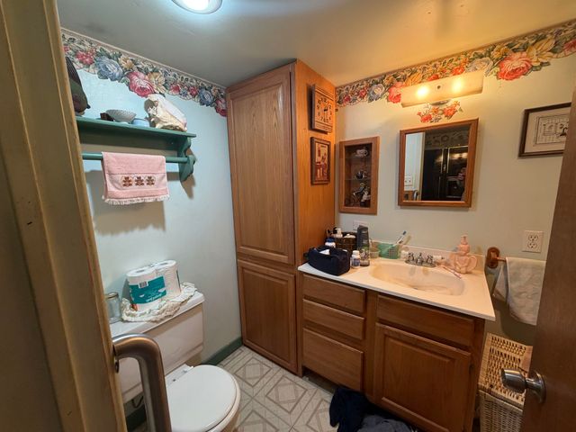 577 Mercer Rd, Marshall, TX 76572