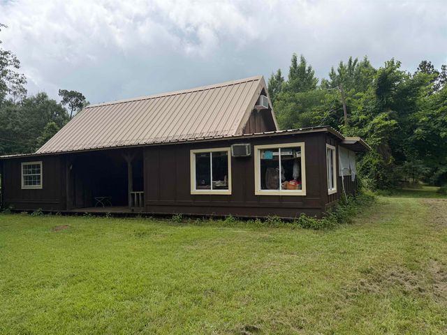 577 Mercer Rd, Marshall, TX 76572