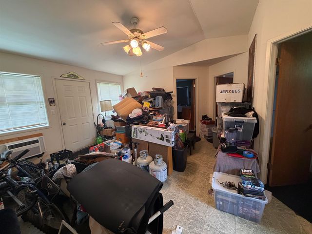 577 Mercer Rd, Marshall, TX 76572