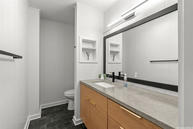 280 Polohiwa Place, Honolulu, HI 96817