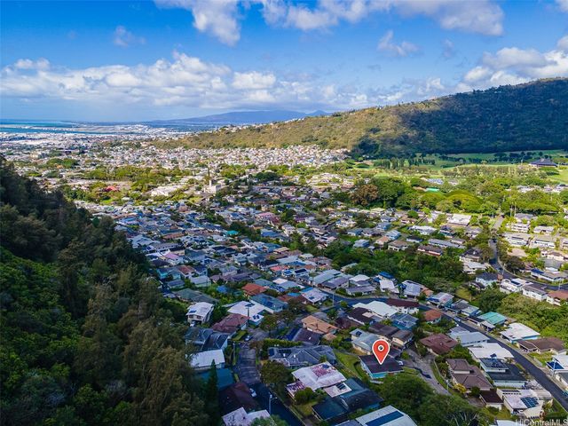 280 Polohiwa Place, Honolulu, HI 96817