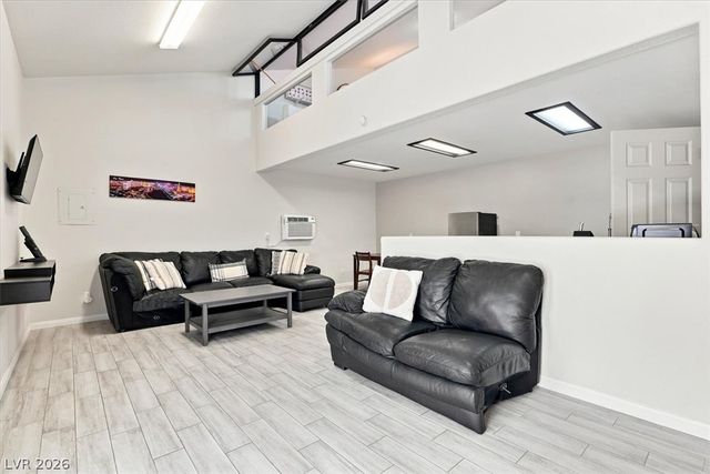 1486 Falling Snow Avenue, Las Vegas, NV 89183