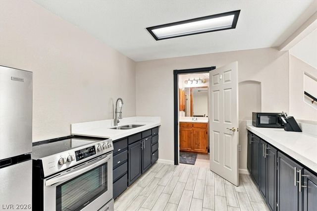 1486 Falling Snow Avenue, Las Vegas, NV 89183