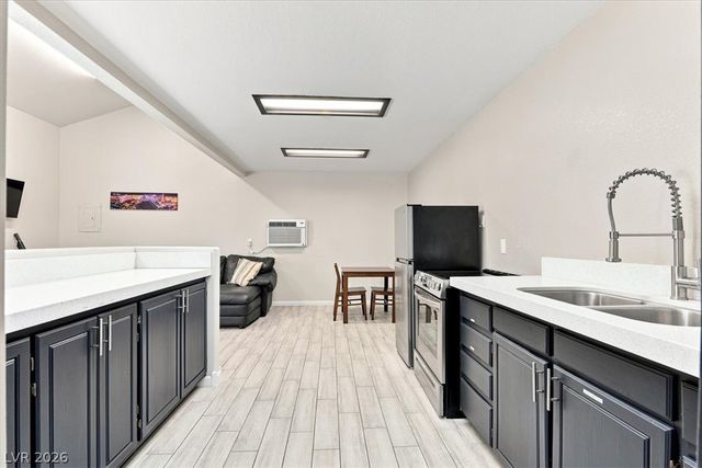 1486 Falling Snow Avenue, Las Vegas, NV 89183