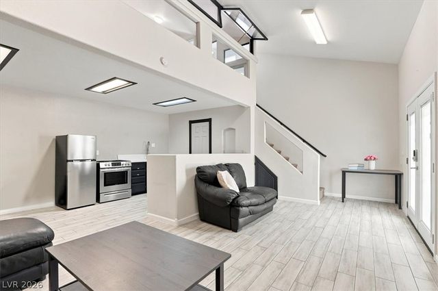 1486 Falling Snow Avenue, Las Vegas, NV 89183