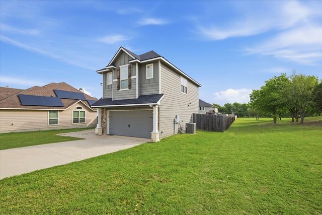 10701 Kestrel Court, Waco, TX 76708