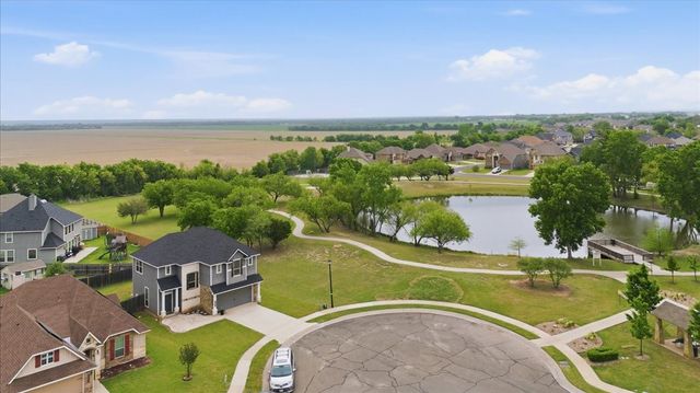 10701 Kestrel Court, Waco, TX 76708