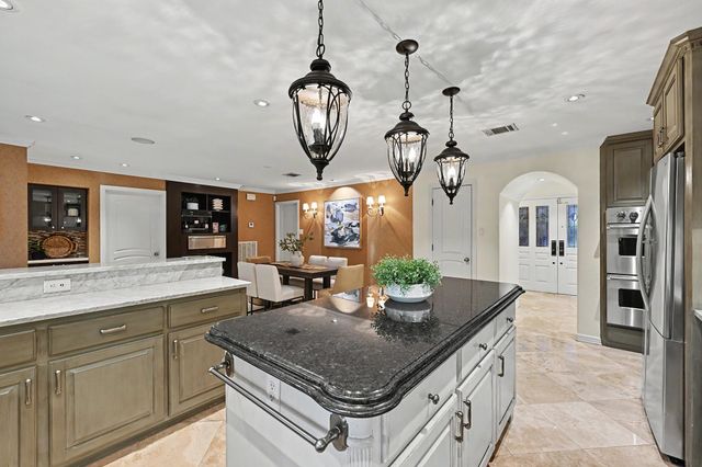 10034 Meadow Lake Lane, Houston, TX 77042