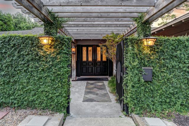 10034 Meadow Lake Lane, Houston, TX 77042