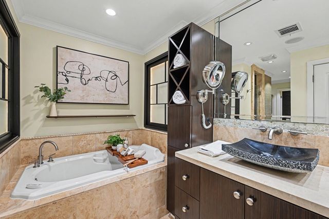 10034 Meadow Lake Lane, Houston, TX 77042