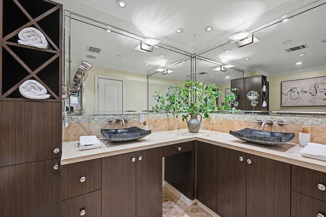 10034 Meadow Lake Lane, Houston, TX 77042