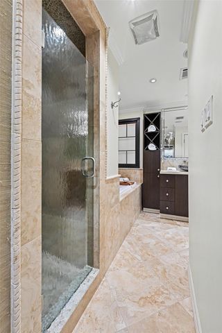 10034 Meadow Lake Lane, Houston, TX 77042