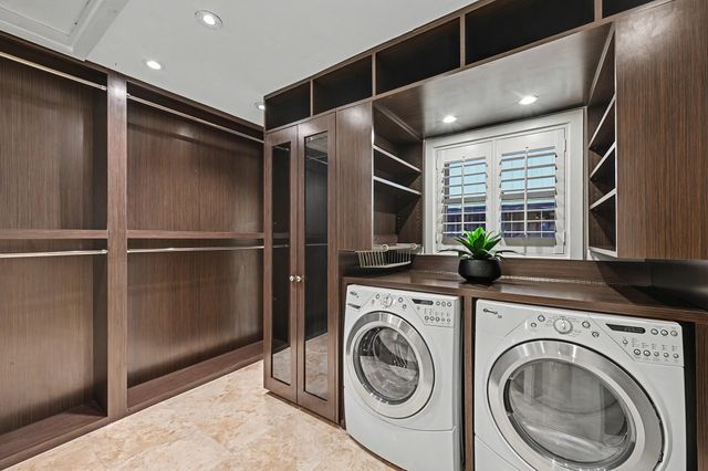 10034 Meadow Lake Lane, Houston, TX 77042
